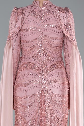 فستان حفلة مطرز بالخرز بأكمام شيفون طويلة