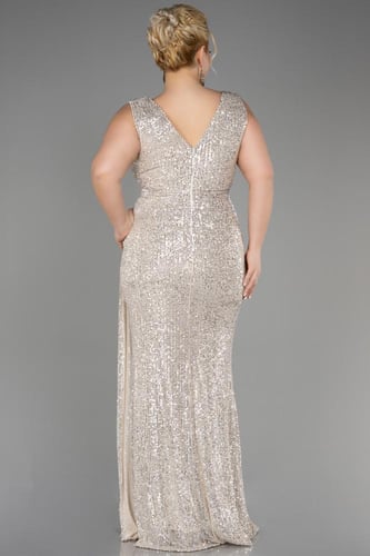 فستان سهرة من الترتر بلا أكمام