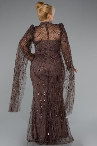 فستان سهرة فخم مطرز بالخرز