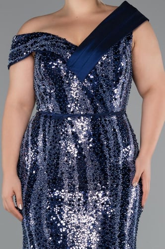 فستان سهرة راقي مطرز بالخرز