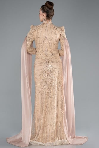 فستان حفلة مطرز بالخرز بأكمام شيفون طويلة