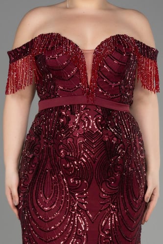 فستان سهرة بتفاصيل دانتيل