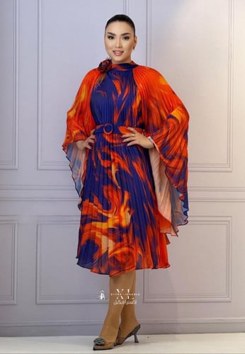 فستان ميدي ناعم بحزام وأكمام واسعة