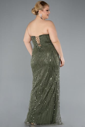 فستان سهرة أنيق مطرز بالخرز