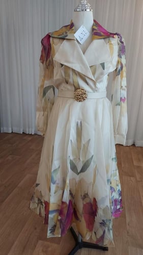 فستان ناعم مشجر بحزام أنيق - مقاس كبير