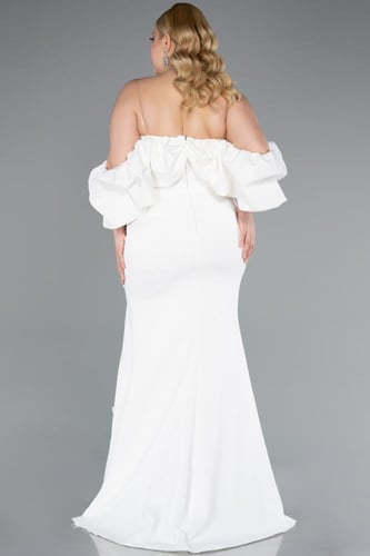 فستان سهرة بأكمام مكشوفة