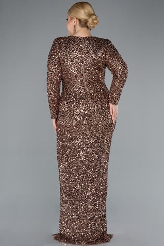 فستان سهرة بقصة ساق أنيقة