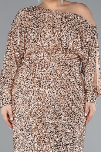 فستان سهرة أنيق بتصميم مريح