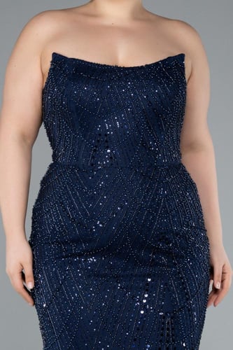 فستان سهرة أنيق مطرز بالخرز