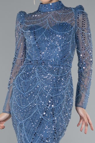 فستان سهرة مطرز بالخرز