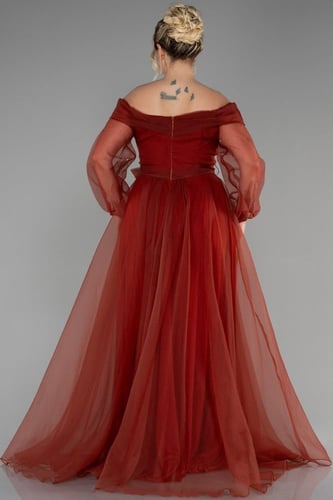 فستان سهرة طويل بتصميم فضفاض