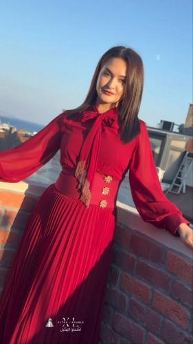 فستان ميدي ناعم بربطة عنق أنيقة