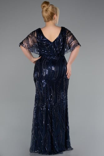 فستان مطرز بالخرز بأكمام قصيرة