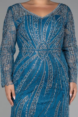 فستان سهرة طويل مطرز