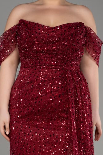 فستان سهرة ناعم بأكتاف مكشوفة