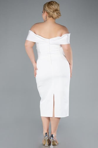 فستان سهرة ميدي مكشوف الكتفين