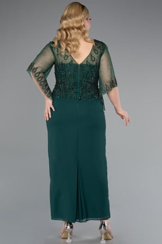 فستان سهرة ميدي بتطريز ناعم