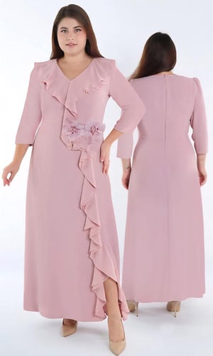 فستان بتفاصيل مكشكشة وأكمام متوسطة الطول