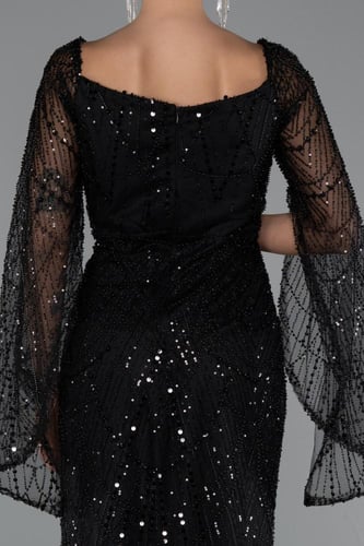 فستان سهرة مطرز بالخرز