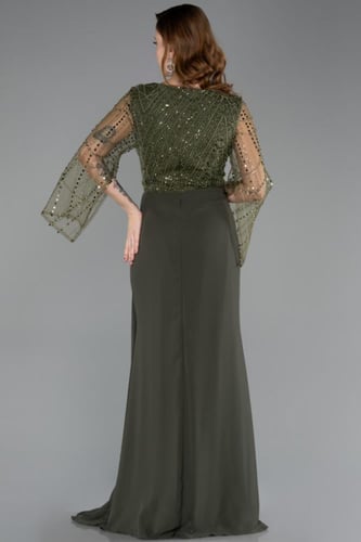 فستان سهرة بأكمام طويلة شفافة