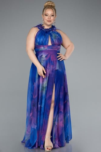 فستان مشجر بعنق مكشكش وأكتاف مكشوفة