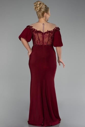 فستان سهرة بتفاصيل دانتيل