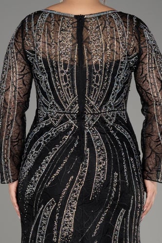 فستان سهرة طويل مطرز