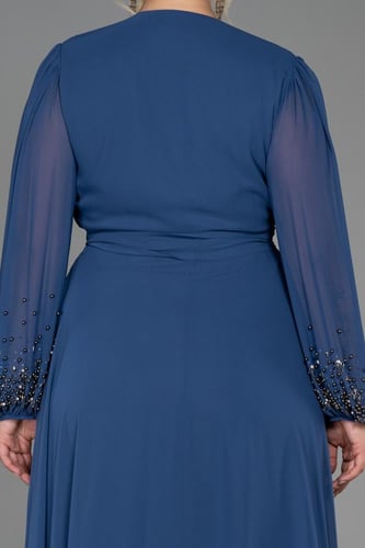 فستان سهرة من الشيفون الناعم بأكمام طويلة