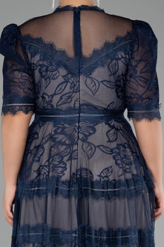 فستان ميدي دانتيل أنيق بأكمام قصيرة