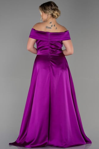 فستان سهرة مكشوف الكتفين من الساتان الناعم