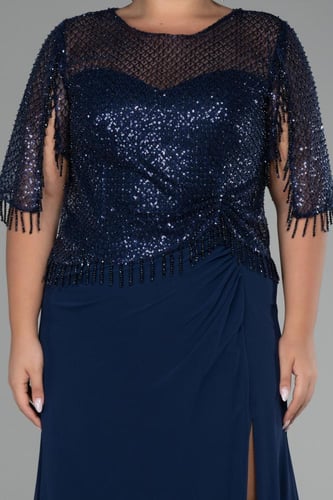 فستان سهرة بتفاصيل دانتيل