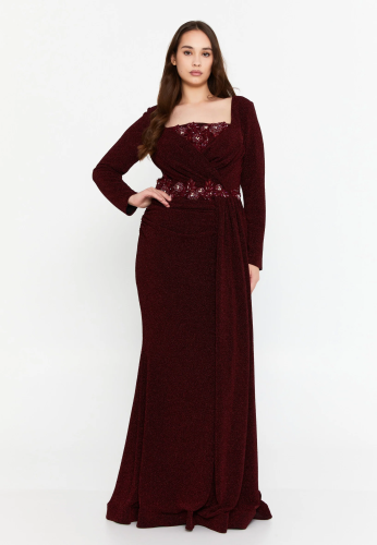 فستان سهرة بقماش التول