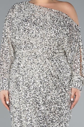 فستان سهرة أنيق بتصميم مريح