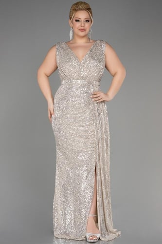 فستان سهرة من الترتر بلا أكمام