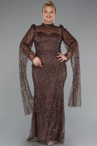 فستان سهرة فخم مطرز بالخرز