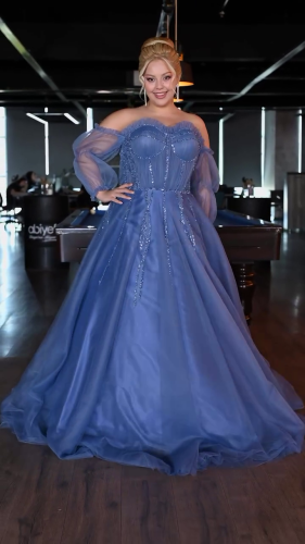 فستان حفلة جميل بظهر مكشوف