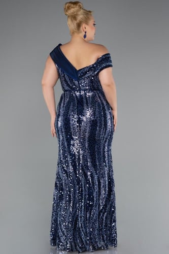 فستان سهرة راقي مطرز بالخرز