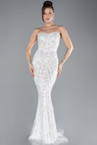 فستان سهرة بتصميم فخم