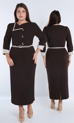 فستان بياقة ناعمة وحزام جميل