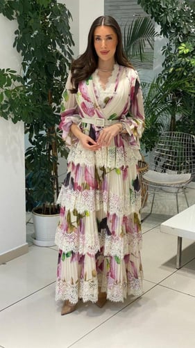 فستان مشجر بحزام وكشكشة ناعمة - مقاس كبير