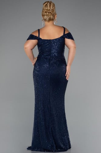 فستان سهرة أنيق مطرز بالخرز