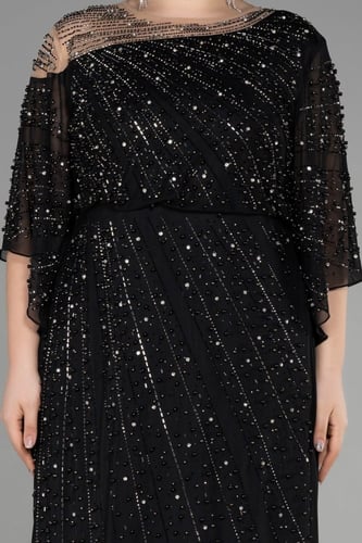 فستان سهرة بتطريز فاخر