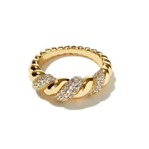 ‏ Twist Moissanite Ring