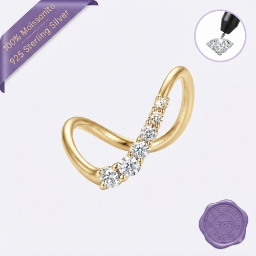 Luna Curve Moissanite Ring
