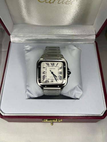 ساعة "سانتوس دو كارتييه" طبق الاصل