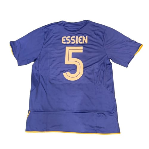 تيشيرت تشيلسي إيسيان النسخة الكلاسيكية