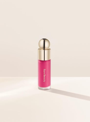 بلاشر أحمر خدود سائل سوفت بينش من رير بيوتي