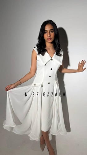 فستان ابيض زراير