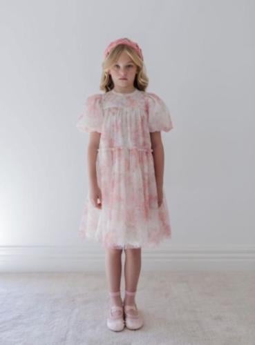 فستان بنقشة باقة زهور رقيقة