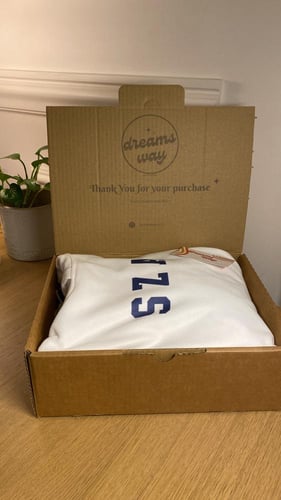 بلوفر بتصميم خاص